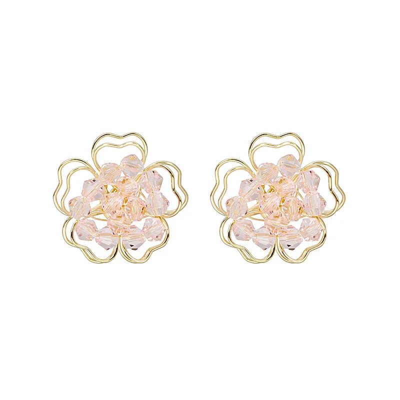 Boho-style white flower stud earrings for women and girls, perfect for summer beach wear.