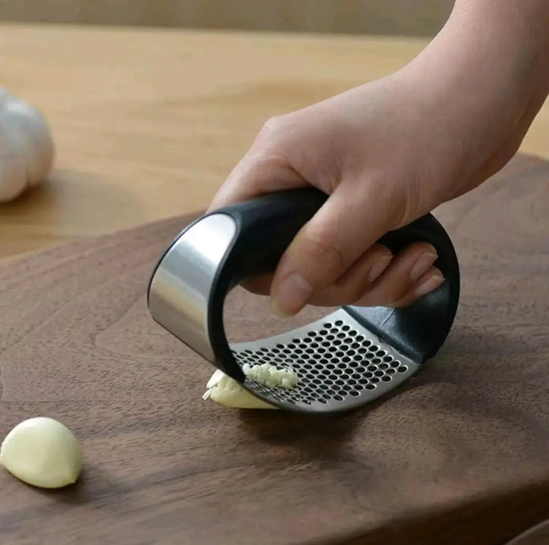 Stainless Steel Garlic Press & Mincer – Manual Kitchen Gadget for Fruits and Vegetables